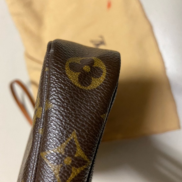 Louis Vuitton POCHETTE ACCESSOIRES - Picture 10 of 12